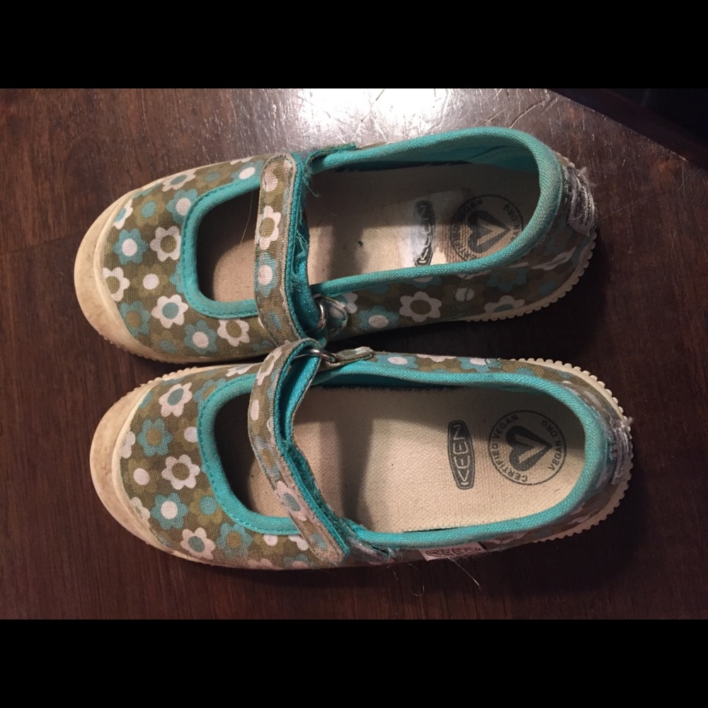 Girls keen shoes